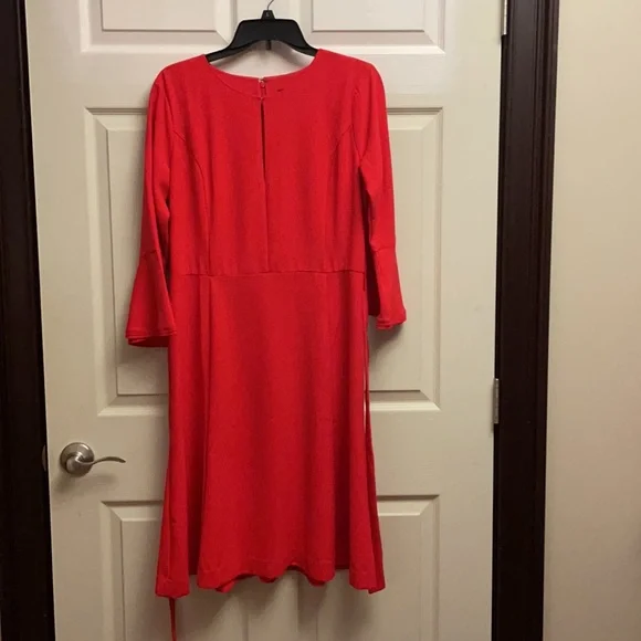 Red Ann Taylor Bell Sleeve Dress- Size 8- NWT - Picture 2 of 16